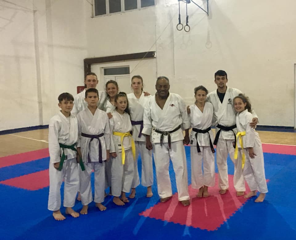 43083463_2121962048054853_3311826668942786560_n